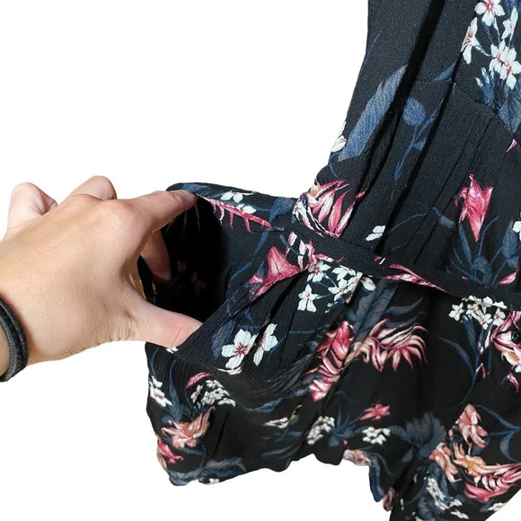 City Chic Black Floral Palm‎ Button Front Off the Shoulder Romper Plus Size 24 - Picture 8 of 11